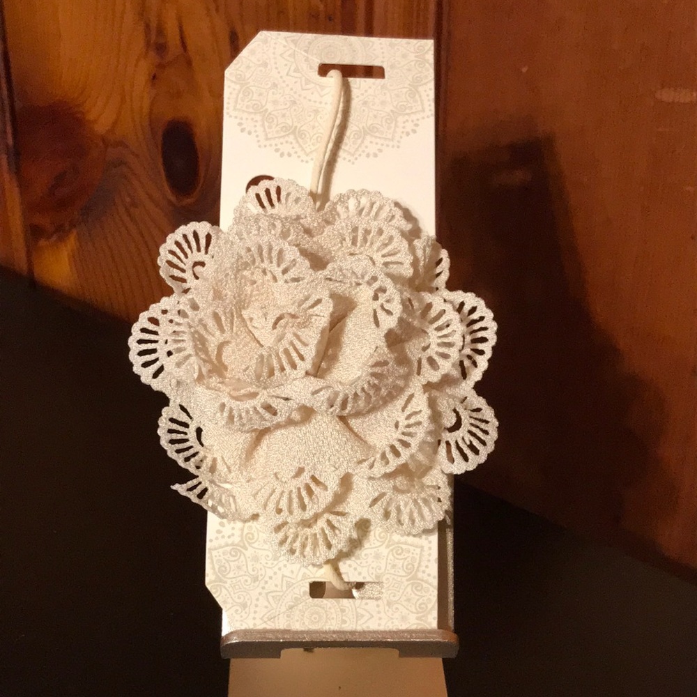 Altar’d State Floral Choker NEW